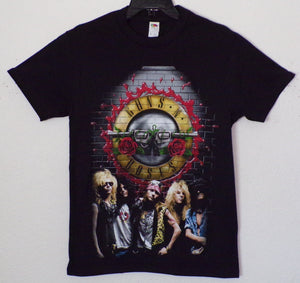 New "Guns N Roses - Group Picture" Unisex Silkscreen T-Shirt. Available From Small-3XL.