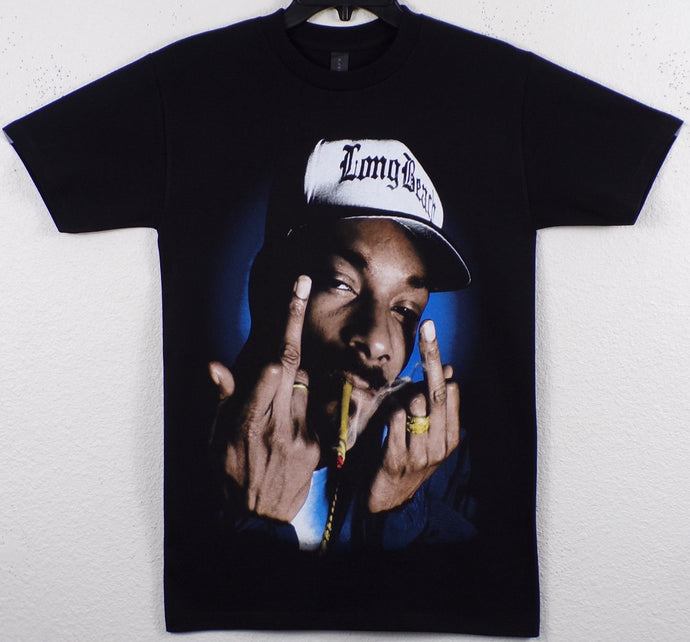 New ’Snoop Dogg Giving Double Middle Finger’ Unisex Silkscreen T-Shirt. Available From Small-3XL. 